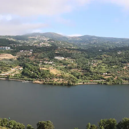 Douro Nest House *